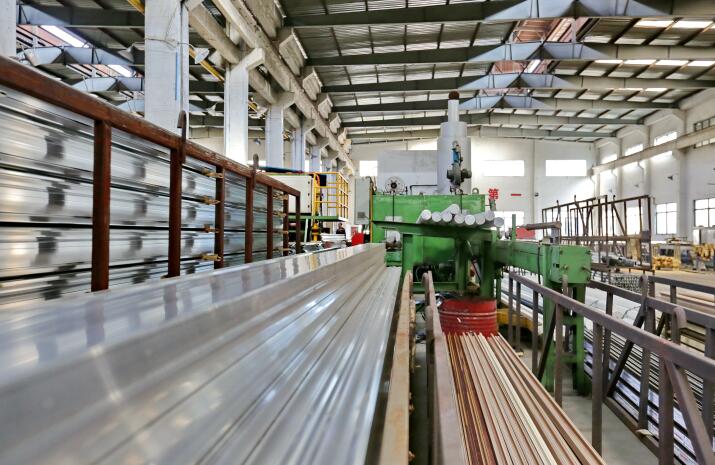 É importante que essas empresas se mantenham atualizadas com os mais recentes materiais, tecnologias e regulamentações do setor, a fim de fornecer a melhor qualidade e valor aos seus clientes.